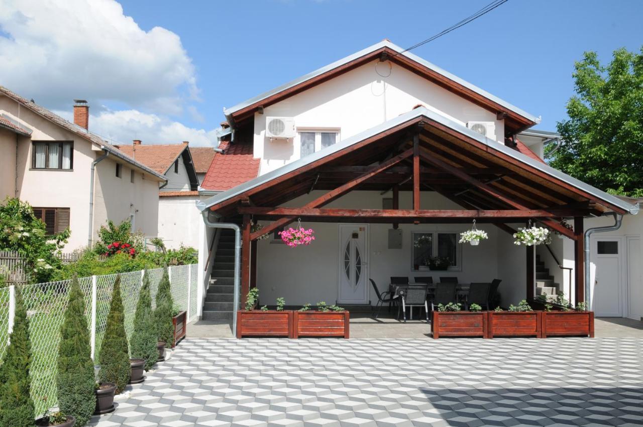 Favorit Apartments Čačak Esterno foto